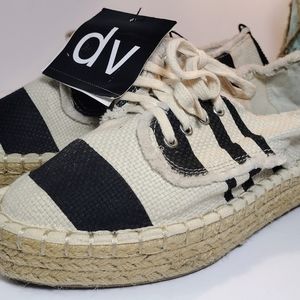 DV by Dolce Vita "Roxie" Platform Canvas Sneakers Striped New w/Tags
